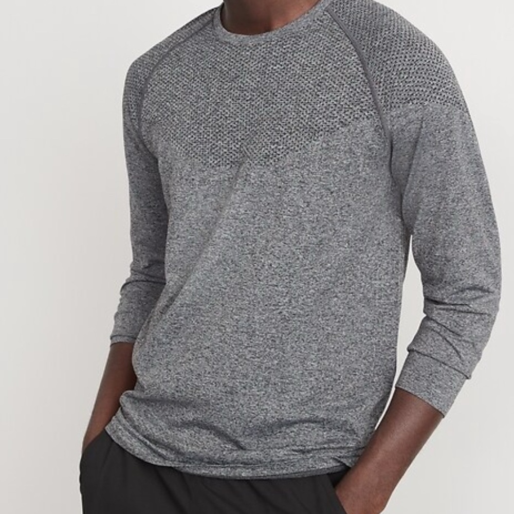 Old Navy Active Men’s Gray Go Fresh Large Seamless T-Shirt Odor Control